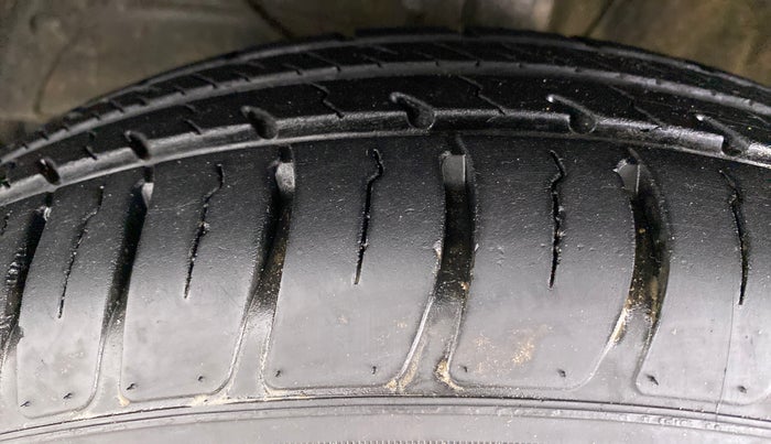 2021 Maruti Dzire VXI, Petrol, Manual, 5,432 km, Left Front Tyre Tread