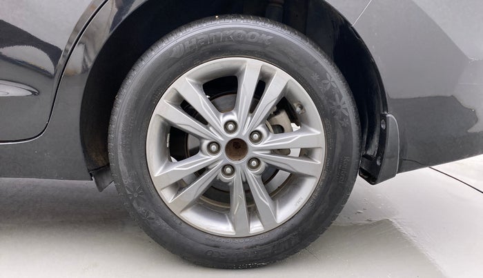 2017 Hyundai New Elantra 2.0 SX(O) AT PETROL, Petrol, Automatic, 61,739 km, Left Rear Wheel