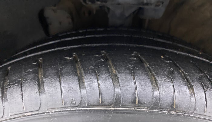 2017 Hyundai New Elantra 2.0 SX(O) AT PETROL, Petrol, Automatic, 61,739 km, Left Front Tyre Tread