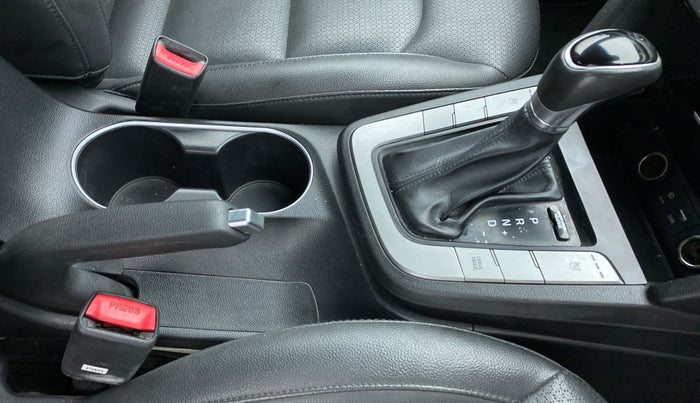 2017 Hyundai New Elantra 2.0 SX(O) AT PETROL, Petrol, Automatic, 61,739 km, Gear Lever