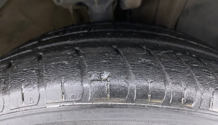 2017 Hyundai New Elantra 2.0 SX(O) AT PETROL, Petrol, Automatic, 61,739 km, Right Front Tyre Tread