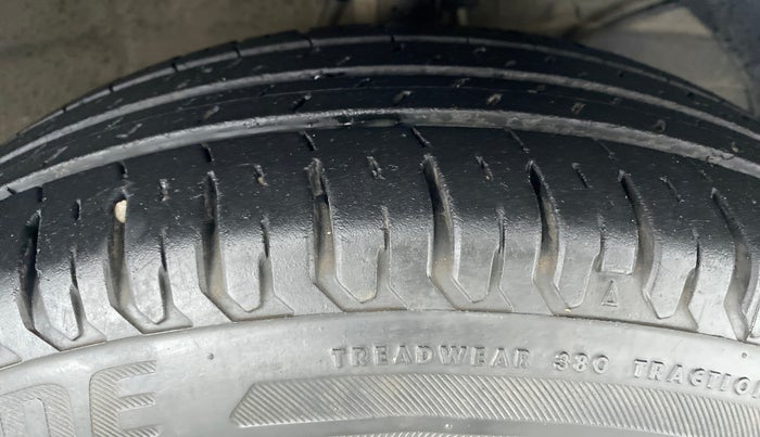2017 Maruti Dzire VXI, Petrol, Manual, 27,678 km, Right Front Tyre Tread
