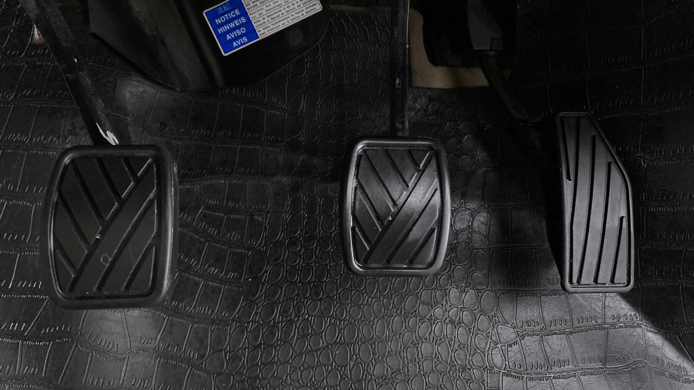 2017 Maruti Dzire VXI, Petrol, Manual, 27,678 km, Pedals