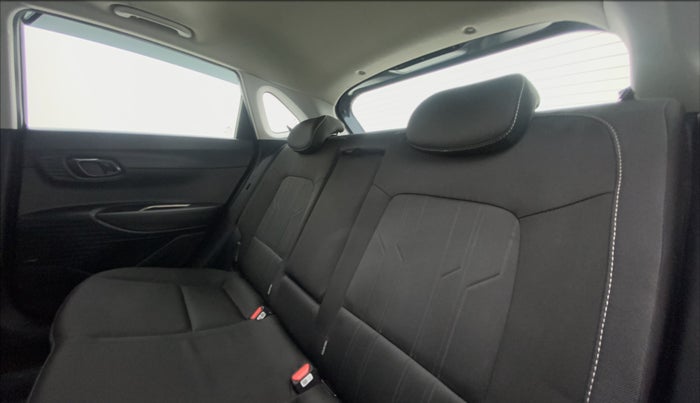 2020 Hyundai NEW I20 ASTA (O) 1.2 MT, Petrol, Manual, 20,167 km, Right Side Rear Door Cabin