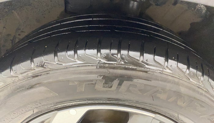 2020 Hyundai VENUE SX PLUS 1.0 TURBO DCT, Petrol, Automatic, 1,14,014 km, Left Front Tyre Tread