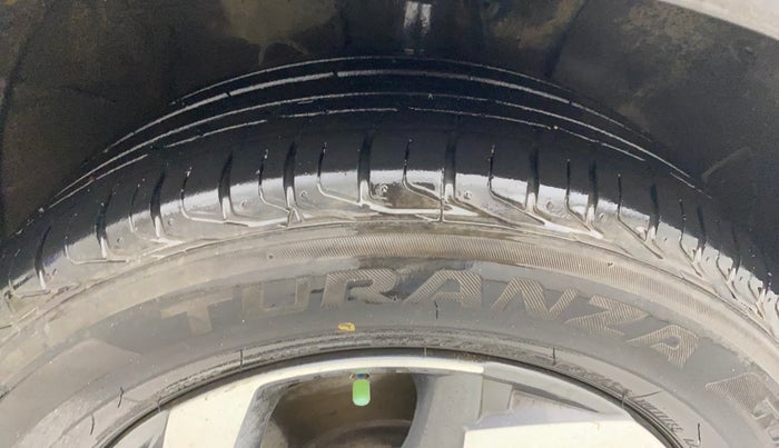 2020 Hyundai VENUE SX PLUS 1.0 TURBO DCT, Petrol, Automatic, 1,14,014 km, Right Front Tyre Tread