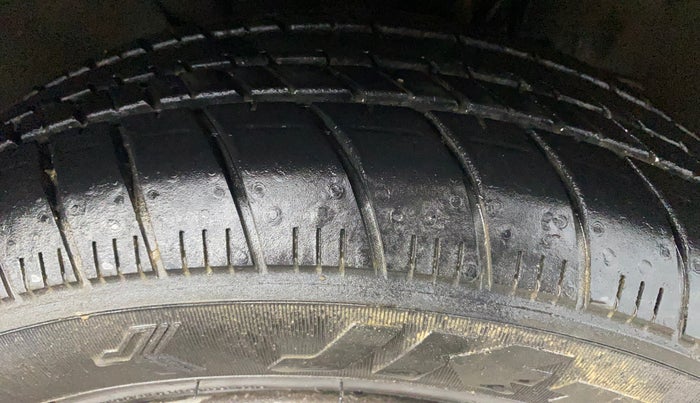 2023 Tata Tiago XM CNG, CNG, Manual, 62,792 km, Right Front Tyre Tread