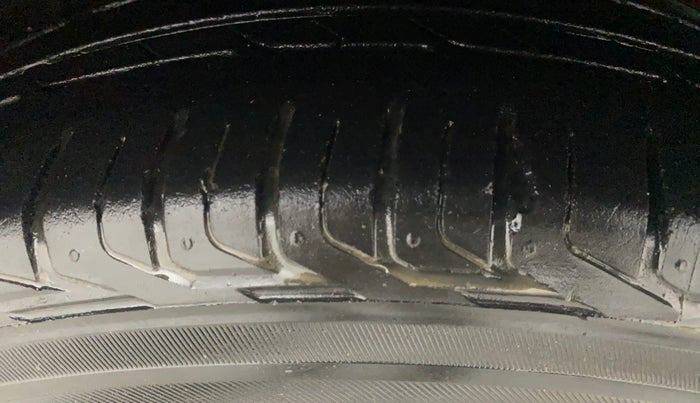 2022 Tata NEXON XZ PLUS (PREMIUM) KAZIRANGA PETROL, Petrol, Manual, 43,128 km, Right Front Tyre Tread