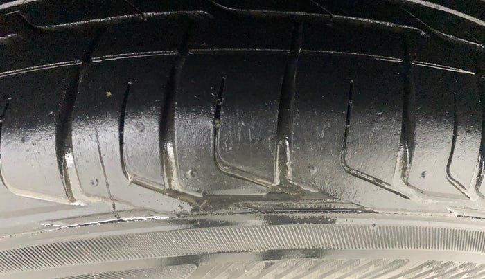 2022 Tata NEXON XZ PLUS (PREMIUM) KAZIRANGA PETROL, Petrol, Manual, 43,128 km, Left Rear Tyre Tread