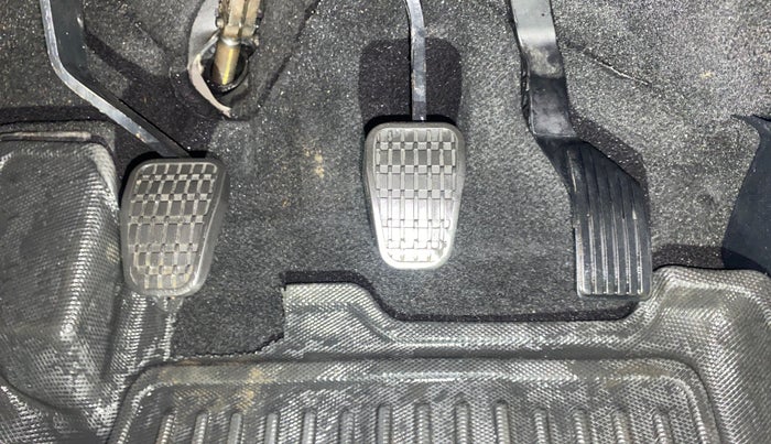 2022 Tata NEXON XZ PLUS (PREMIUM) KAZIRANGA PETROL, Petrol, Manual, 43,128 km, Pedals