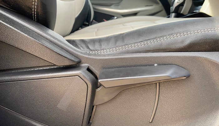 2015 Ford Ecosport TITANIUM 1.5L PETROL AT, Petrol, Automatic, 85,922 km, Driver Side Adjustment Panel