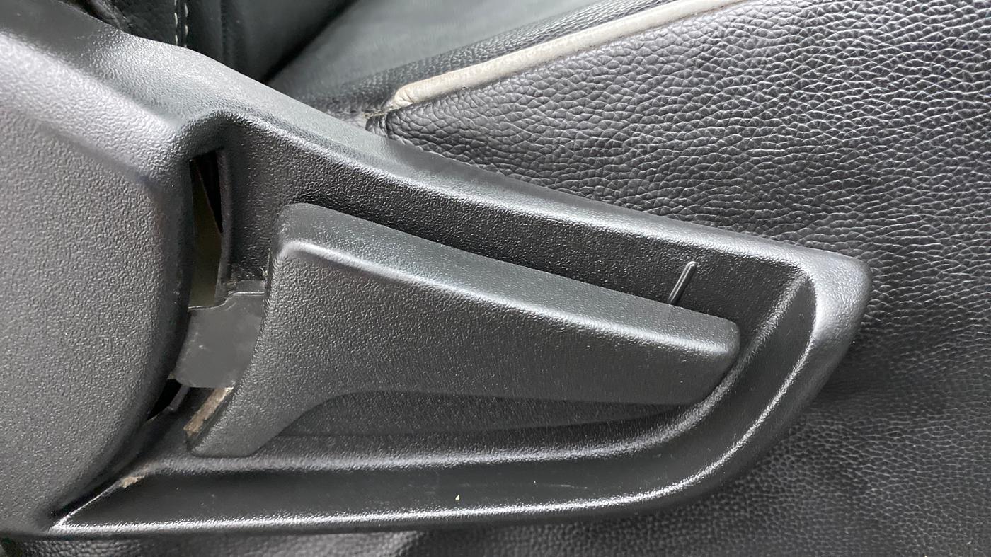 2021 Maruti S PRESSO VXI CNG, CNG, Manual, 50,404 km, Driver Side Adjustment Panel