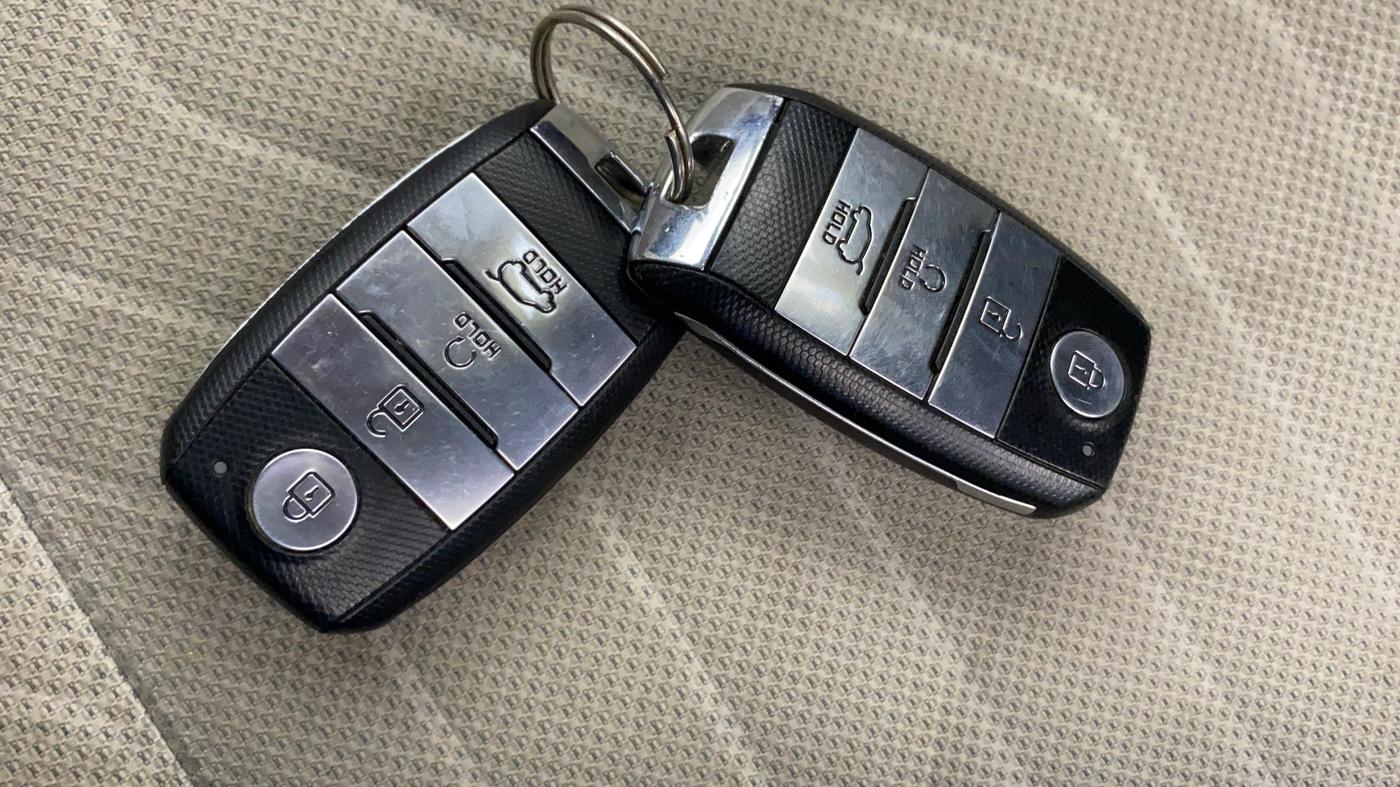2023 KIA SONET 	 HTX 1.0 TURBO DCT, Petrol, Automatic, 63,491 km, Key Close Up