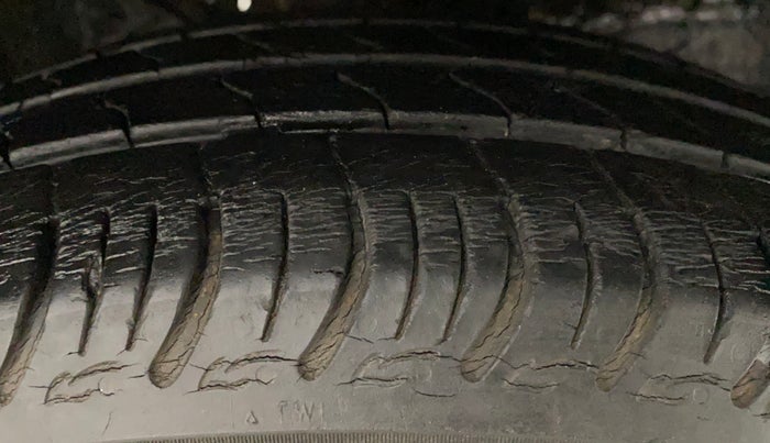 2019 Maruti S PRESSO VXI AMT, Petrol, Automatic, 27,670 km, Right Front Tyre Tread