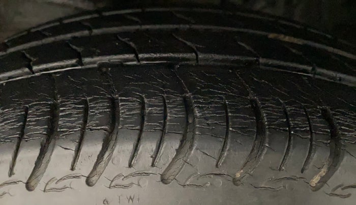 2019 Maruti S PRESSO VXI AMT, Petrol, Automatic, 27,670 km, Left Front Tyre Tread