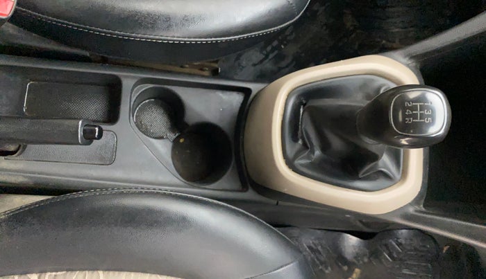 2017 Hyundai Grand i10 MAGNA 1.2 KAPPA VTVT, CNG, Manual, 1,17,518 km, Gear Lever