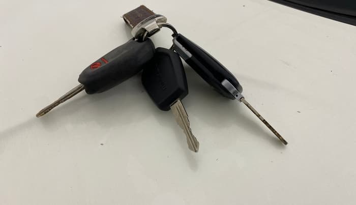 2017 Mahindra TUV300 T10 AMT, Diesel, Automatic, 97,525 km, Key Close Up