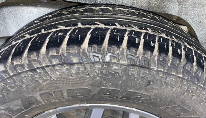 2017 Mahindra TUV300 T10 AMT, Diesel, Automatic, 97,525 km, Left Rear Tyre Tread