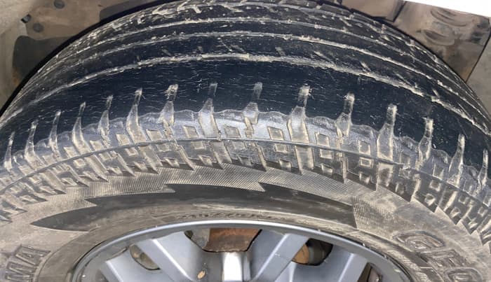 2017 Mahindra TUV300 T10 AMT, Diesel, Automatic, 97,525 km, Right Front Tyre Tread