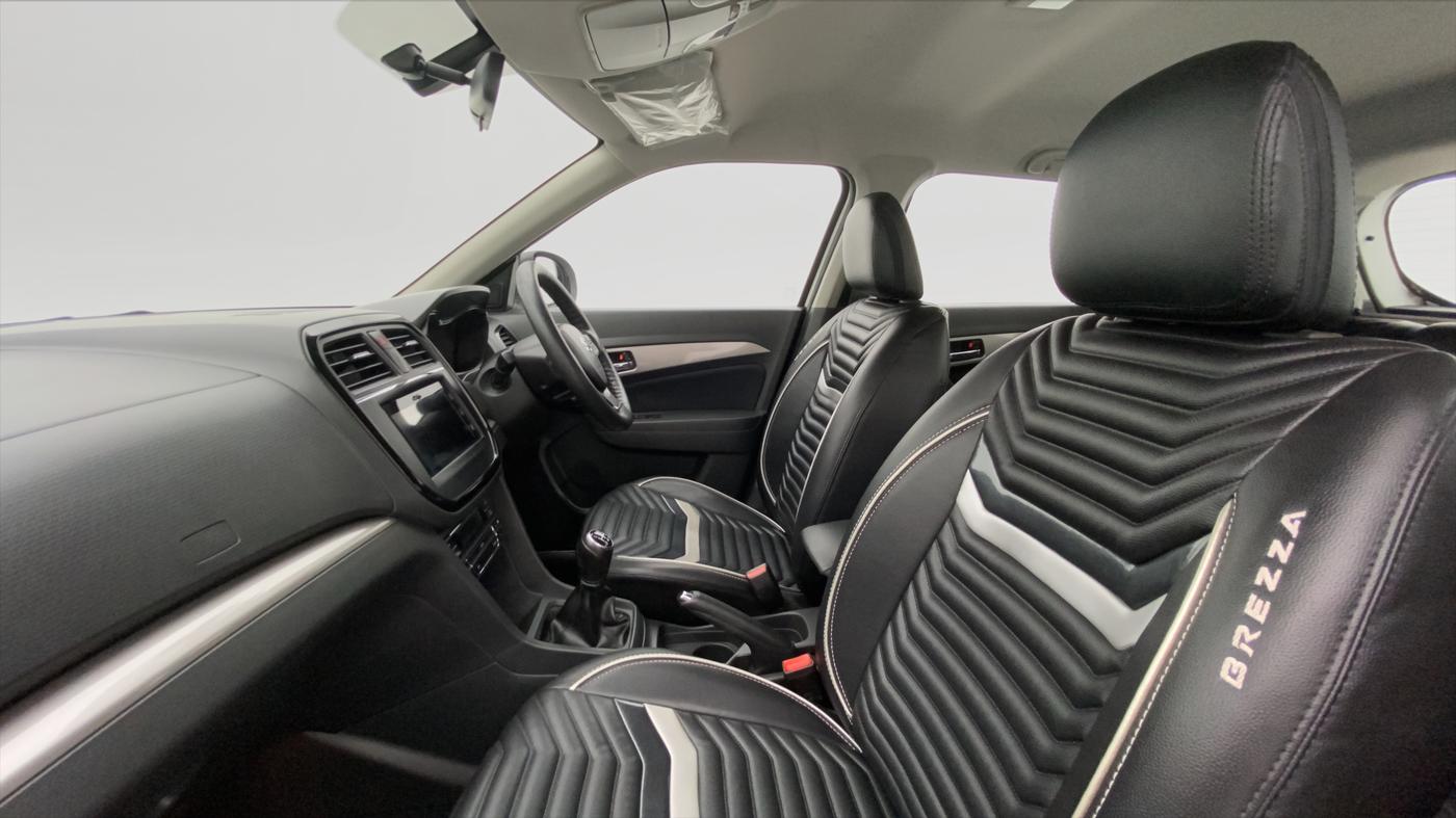 2017 Maruti Vitara Brezza ZDI PLUS, Diesel, Manual, 57,214 km, Right Side Front Door Cabin