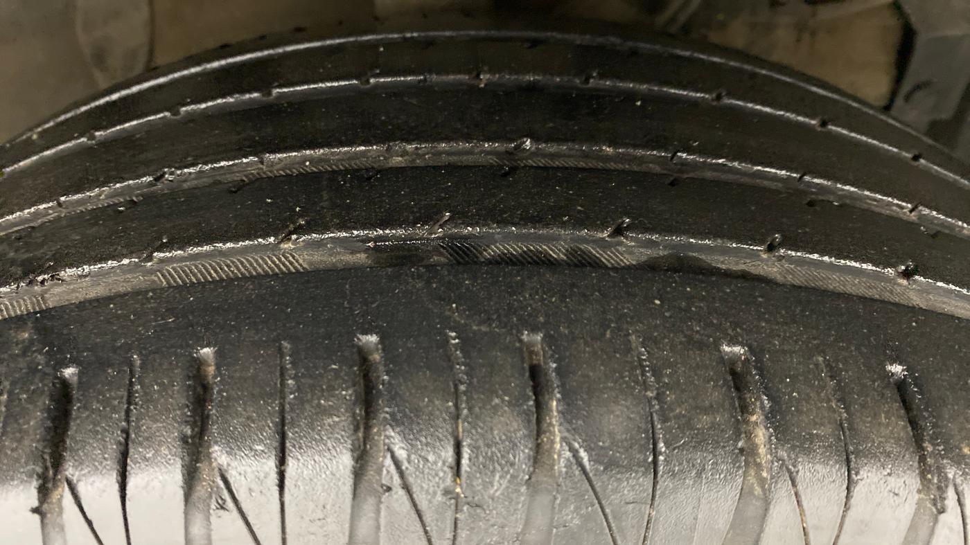 2017 Maruti Vitara Brezza ZDI PLUS, Diesel, Manual, 57,214 km, Right Front Tyre Tread