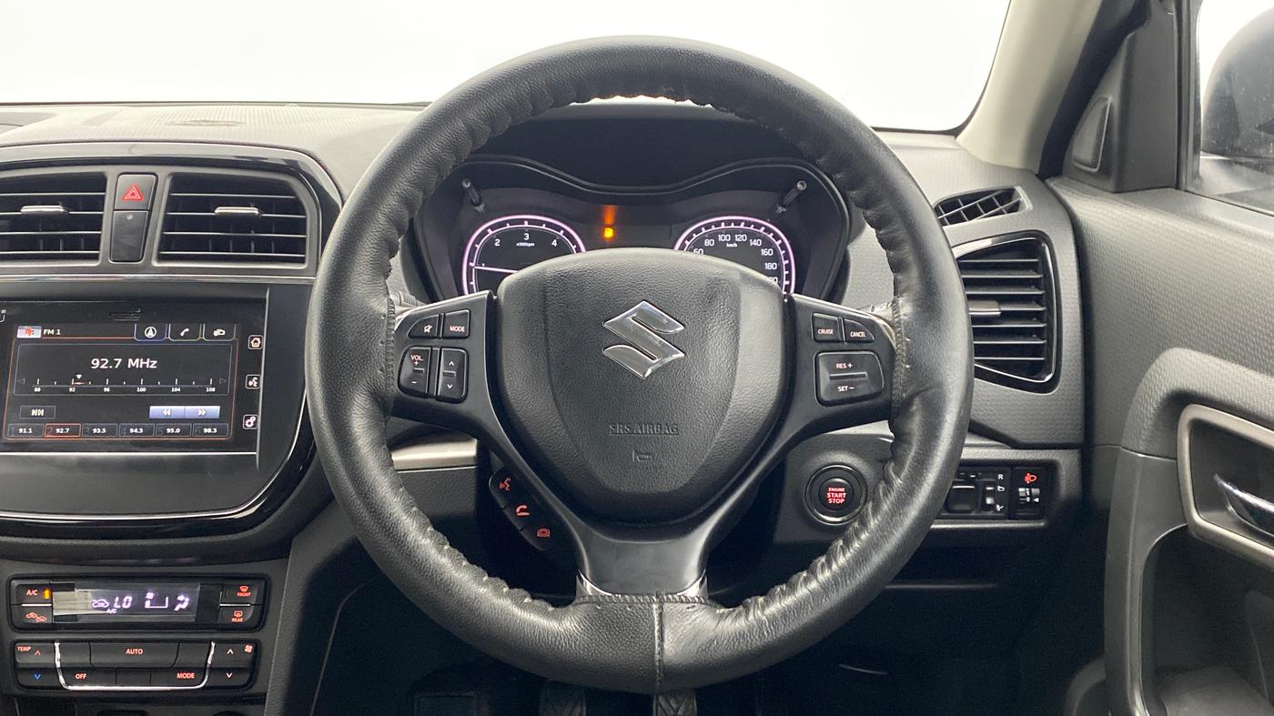 2017 Maruti Vitara Brezza ZDI PLUS, Diesel, Manual, 57,214 km, Steering Wheel Close Up