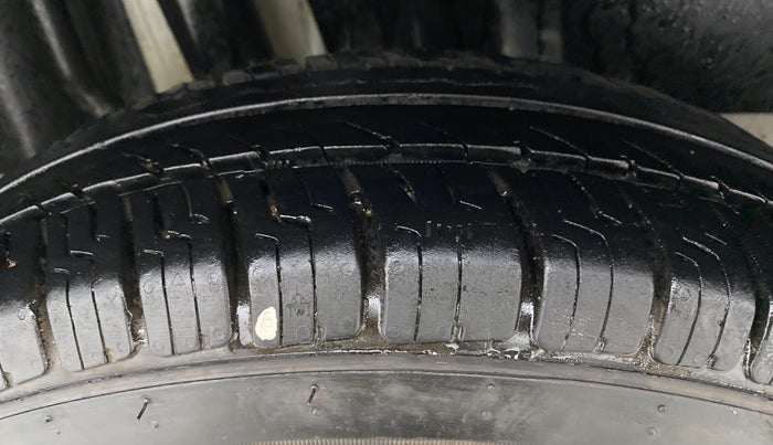 2018 Maruti Swift VXI, Petrol, Manual, 61,025 km, Right Rear Tyre Tread