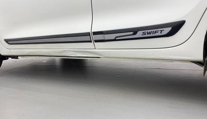 2018 Maruti Swift VXI, Petrol, Manual, 61,025 km, Left running board - Slightly dented