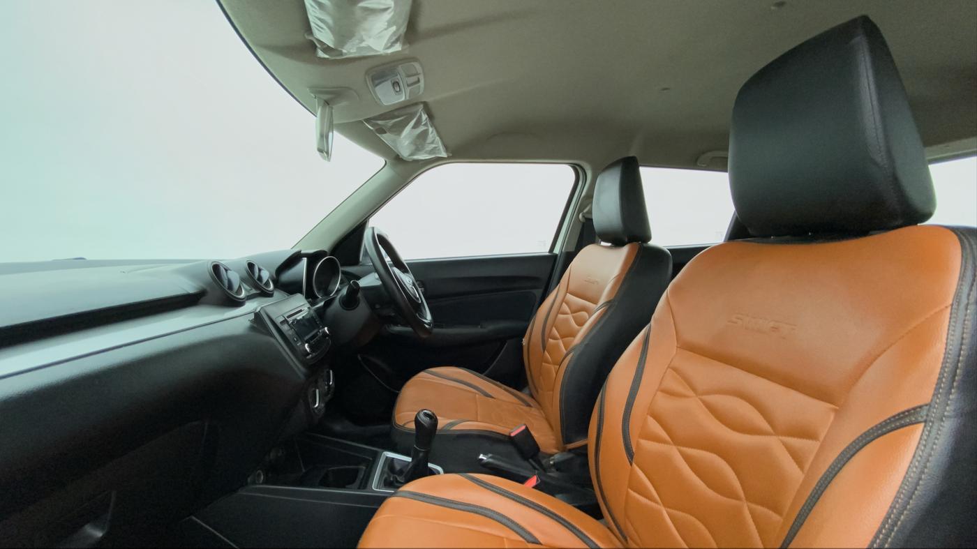 2018 Maruti Swift VXI, Petrol, Manual, 61,025 km, Right Side Front Door Cabin