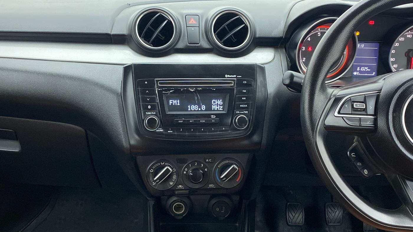 2018 Maruti Swift VXI, Petrol, Manual, 61,025 km, Air Conditioner
