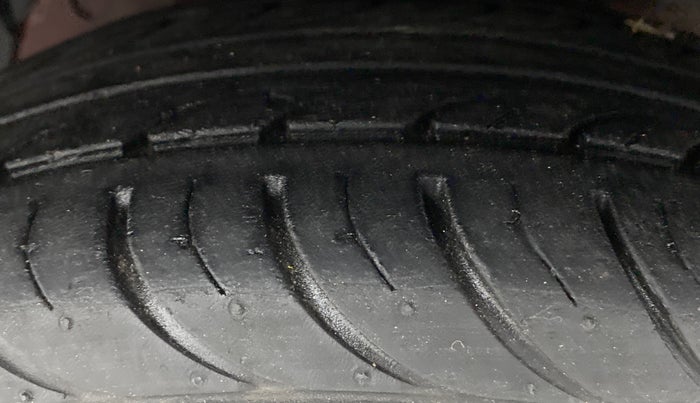 2017 Ford Figo Aspire 1.5 TITANIUM DIESEL, Diesel, Manual, 41,370 km, Left Front Tyre Tread