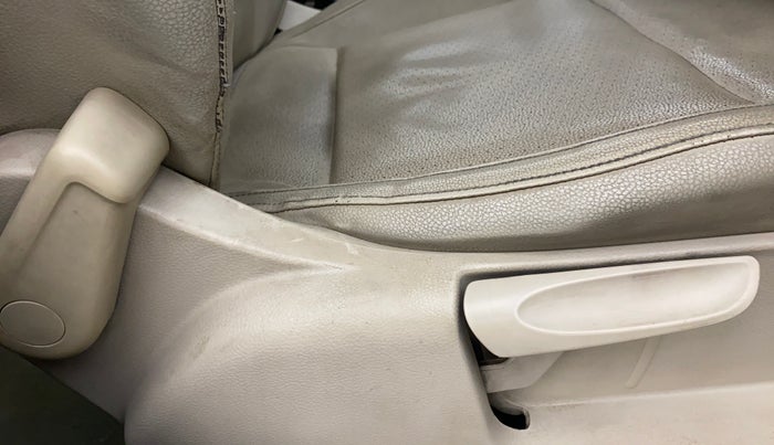 2013 Volkswagen Vento HIGHLINE 1.6 MPI, Petrol, Manual, 1,14,206 km, Driver Side Adjustment Panel