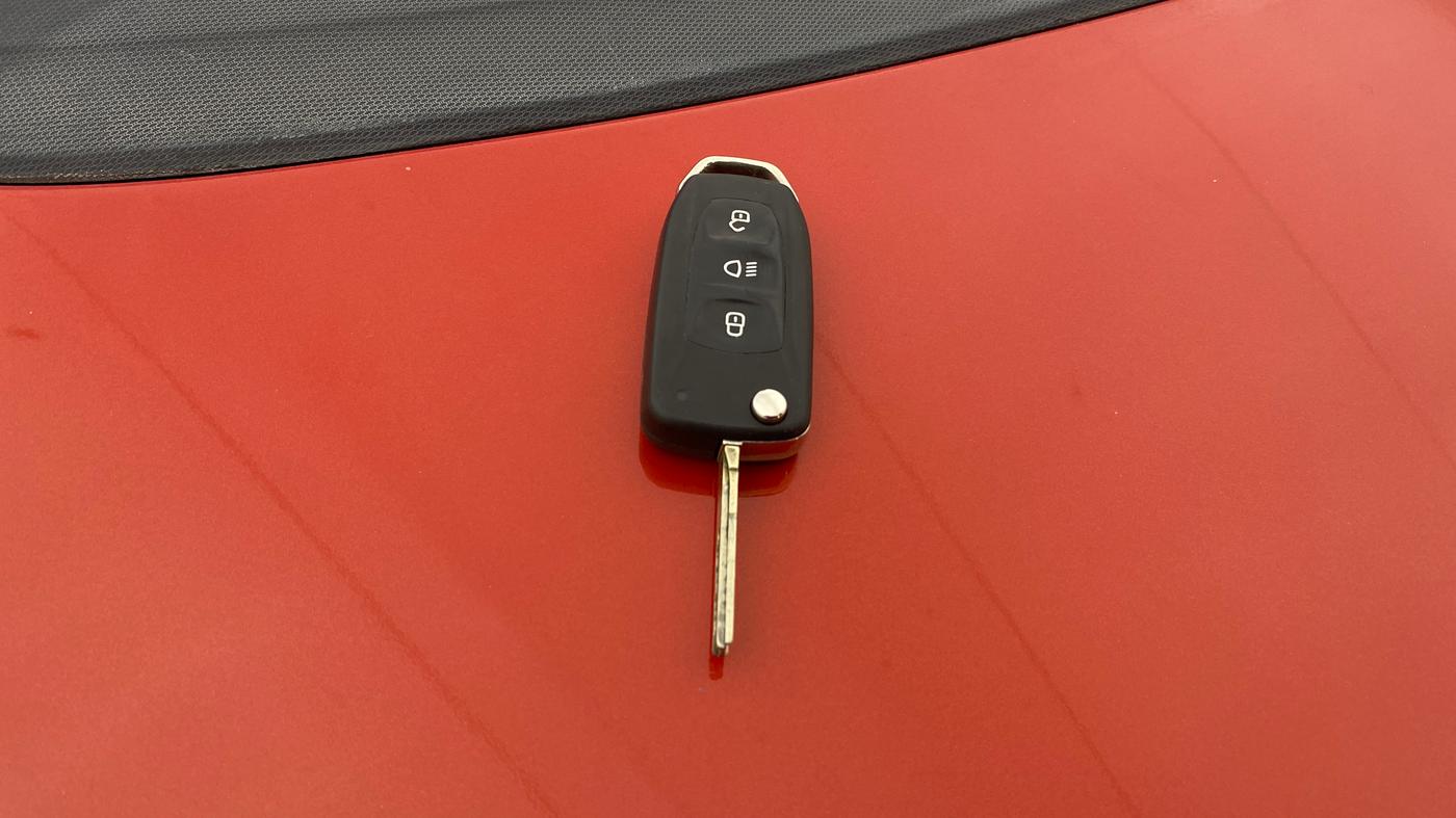 2020 Tata Tiago XZA PLUS PETROL, Petrol, Automatic, 67,446 km, Key Close Up