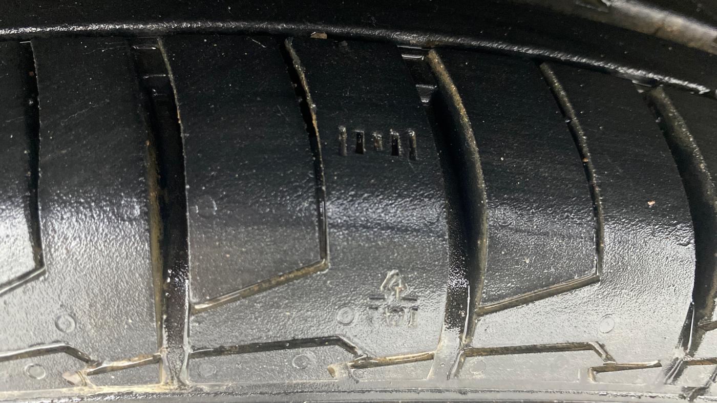 2021 Hyundai NEW I20 SPORTZ 1.2 AT, Petrol, Automatic, 47,212 km, Left Front Tyre Tread