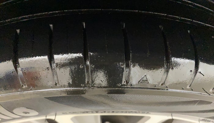 2018 Maruti Ciaz ALPHA 1.5 SHVS PETROL, Petrol, Manual, 92,257 km, Right Rear Tyre Tread