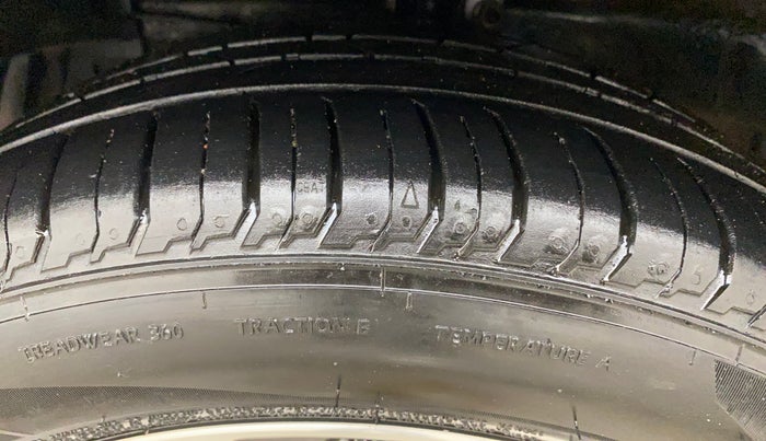 2018 Maruti Ciaz ALPHA 1.5 SHVS PETROL, Petrol, Manual, 92,257 km, Left Front Tyre Tread