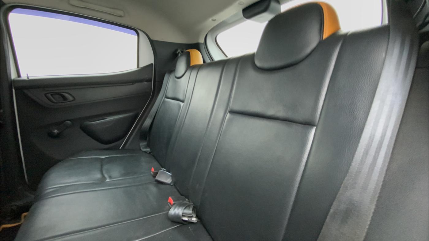 2016 Renault Kwid 1.0 RXT, Petrol, Manual, 56,374 km, Right Side Rear Door Cabin