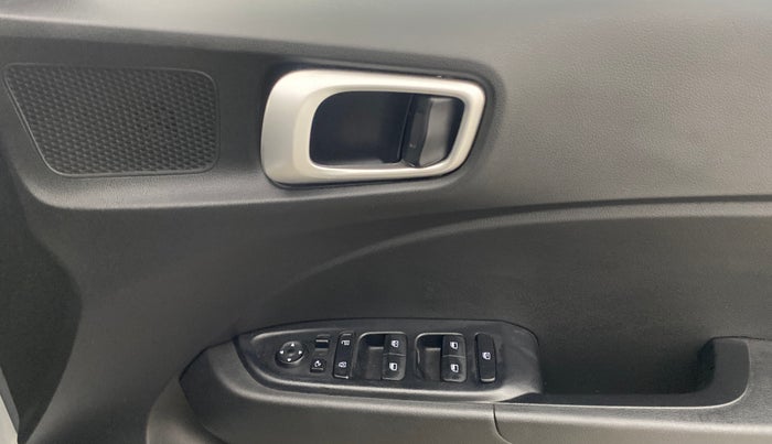 2020 Hyundai VENUE SX 1.0 TURBO, Petrol, Manual, 19,526 km, Driver Side Door Panels Control