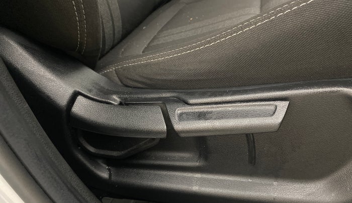 2020 Hyundai VENUE SX 1.0 TURBO, Petrol, Manual, 19,526 km, Driver Side Adjustment Panel