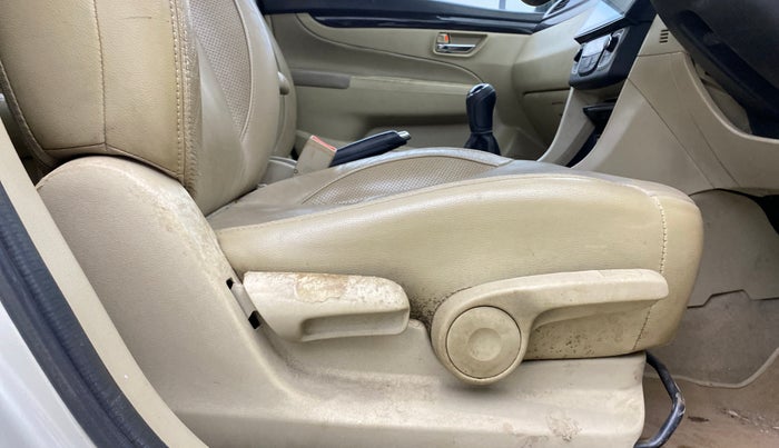 2015 Maruti Ciaz ZXI, Petrol, Manual, 70,857 km, Driver Side Adjustment Panel