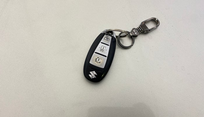 2015 Maruti Ciaz ZXI, Petrol, Manual, 70,857 km, Key Close Up