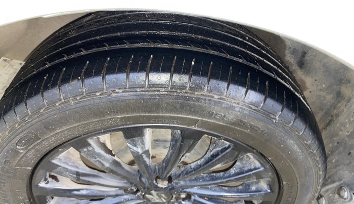 2015 Maruti Ciaz ZXI, Petrol, Manual, 70,857 km, Right Rear Tyre Tread