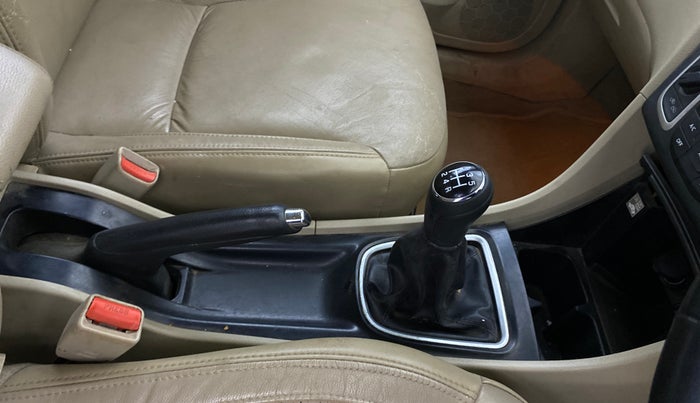 2015 Maruti Ciaz ZXI, Petrol, Manual, 70,857 km, Gear Lever
