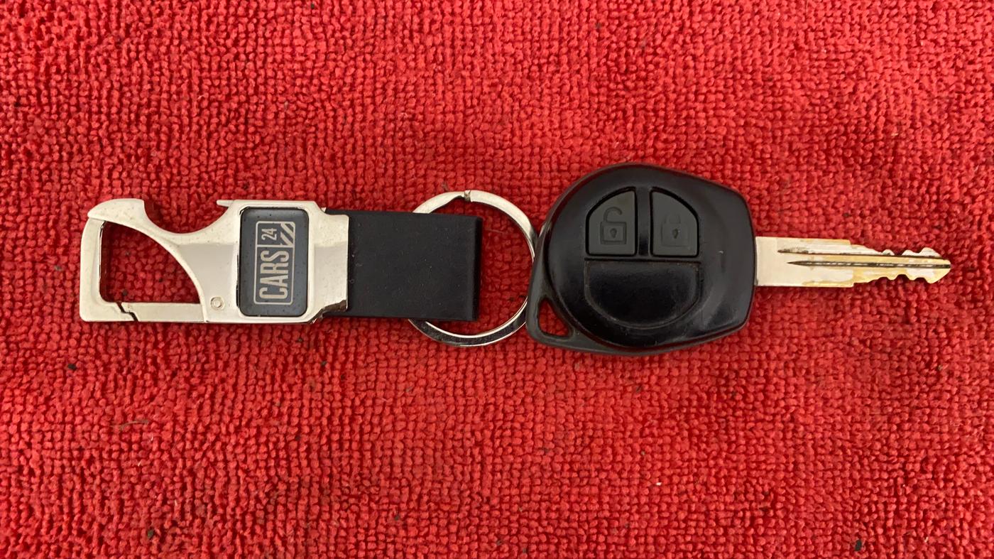 2019 Maruti Alto 800 VXI, Petrol, Manual, 45,377 km, Key Close Up