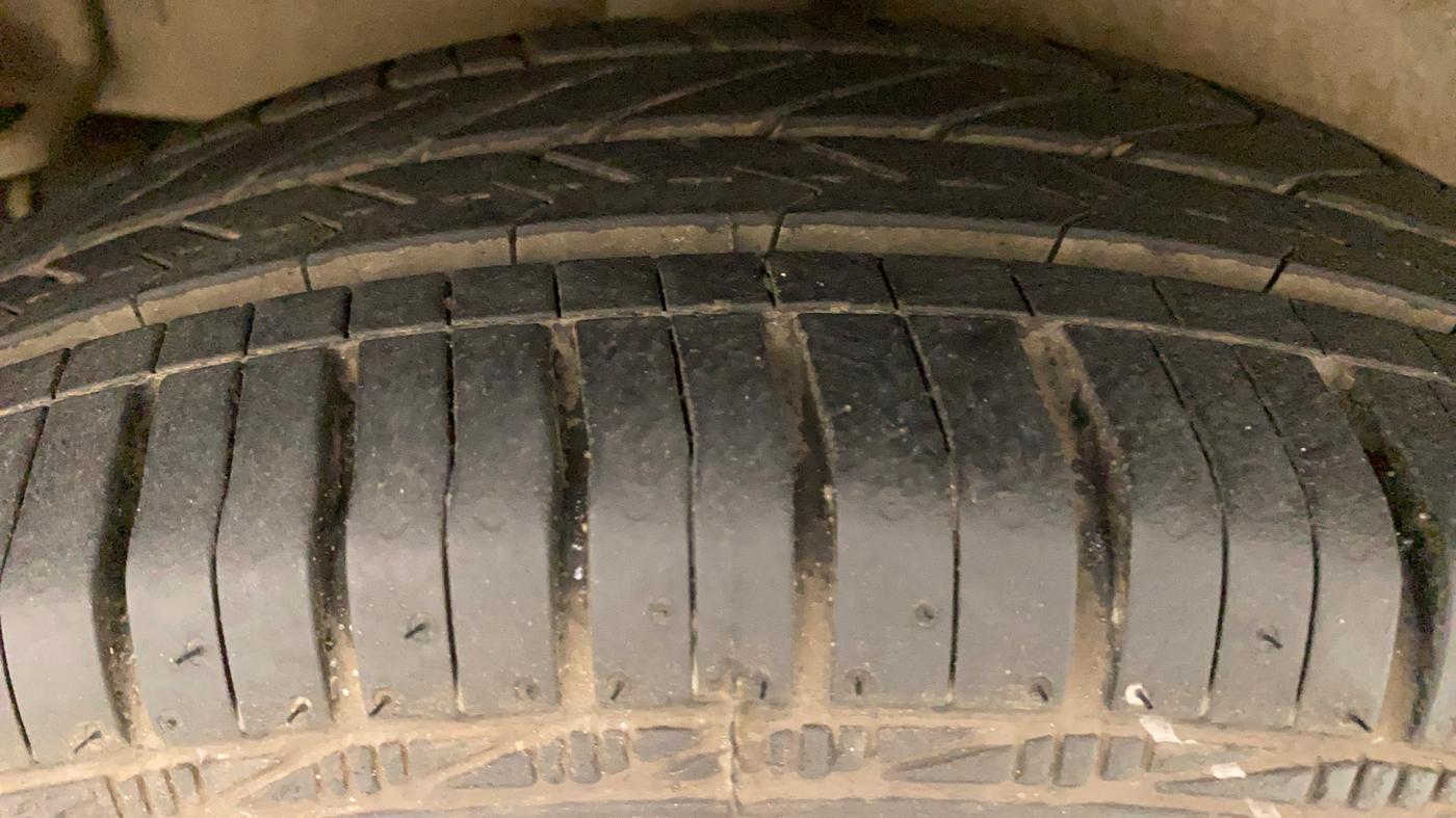 2015 Maruti Celerio VXI AMT, Petrol, Automatic, 1,16,265 km, Right Rear Tyre Tread