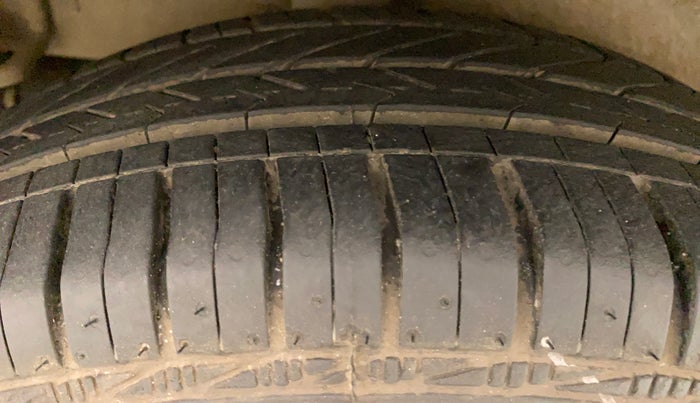 2015 Maruti Celerio VXI AMT, Petrol, Automatic, 1,16,265 km, Right Rear Tyre Tread