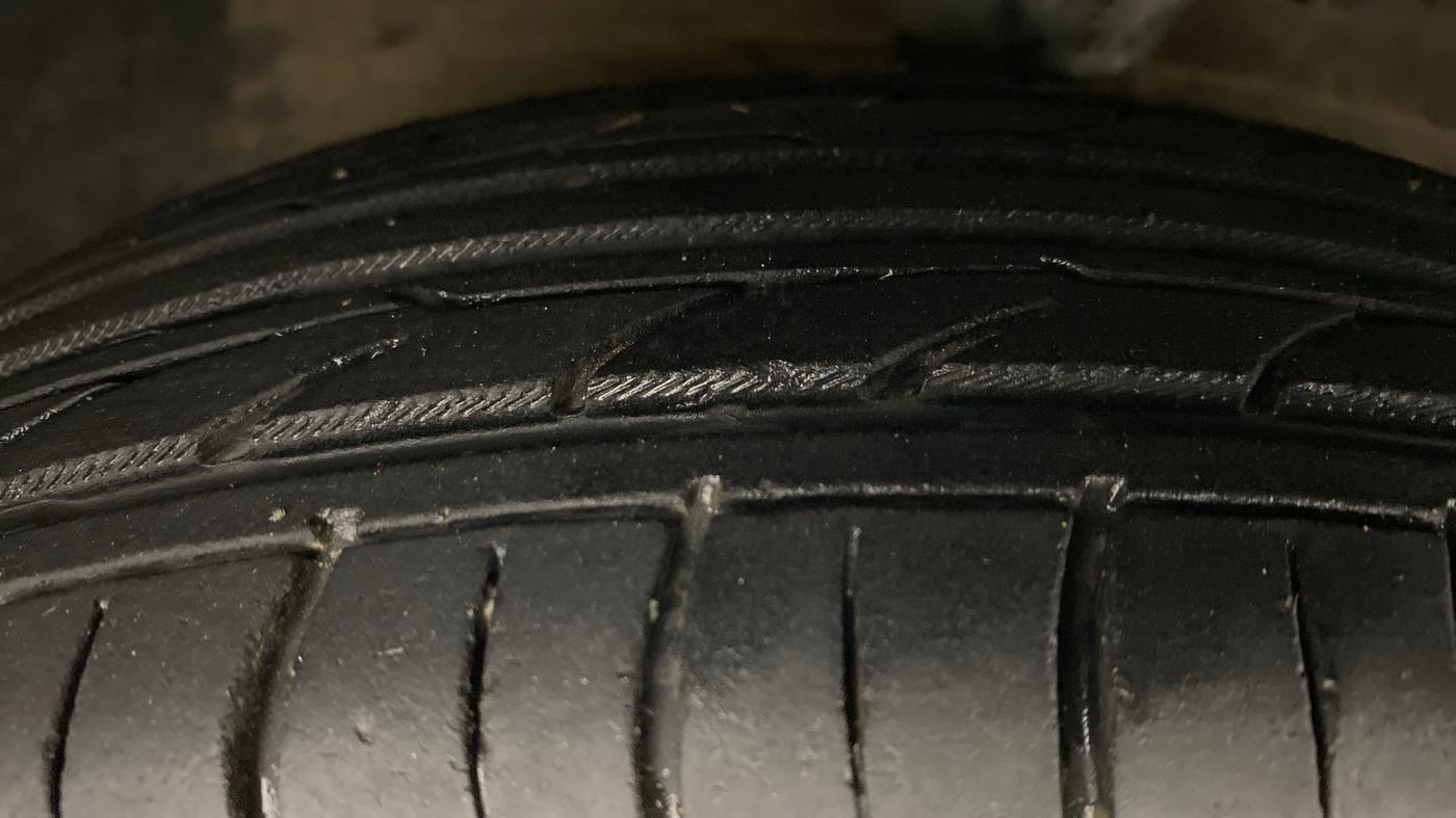 2010 Hyundai i10 SPORTZ 1.2, Petrol, Manual, 60,491 km, Right Front Tyre Tread