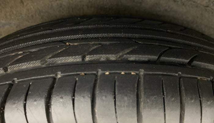2010 Hyundai i10 SPORTZ 1.2, Petrol, Manual, 60,491 km, Right Rear Tyre Tread