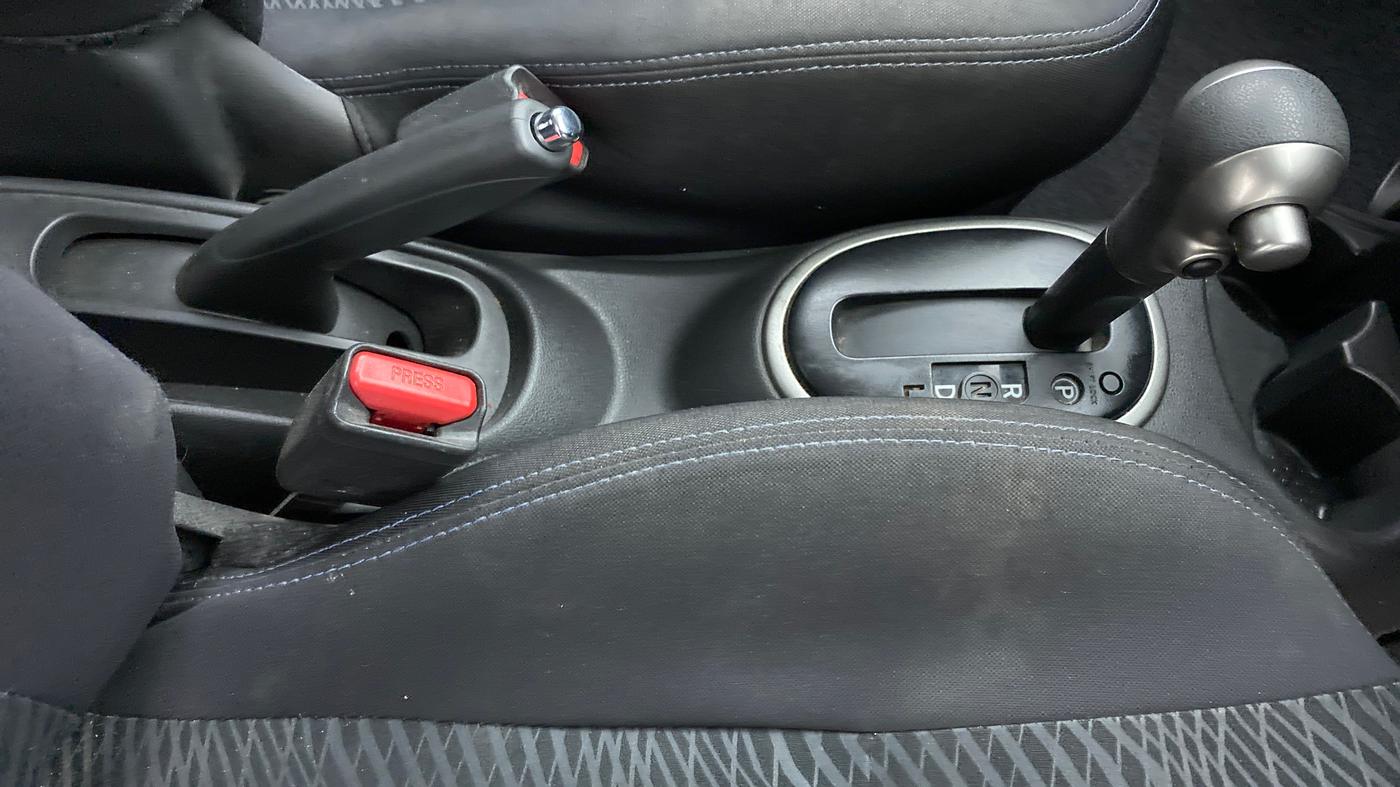 2016 Nissan Micra XV CVT, Petrol, Automatic, 51,567 km, Gear Lever