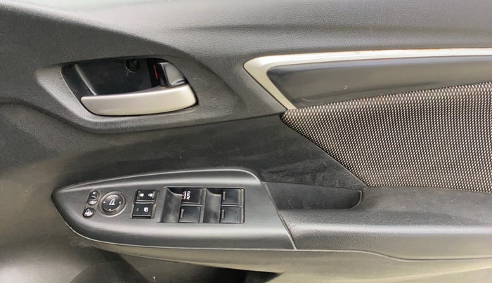 2017 Honda WR-V 1.5L I-DTEC VX MT, Diesel, Manual, 1,39,018 km, Driver Side Door Panels Control